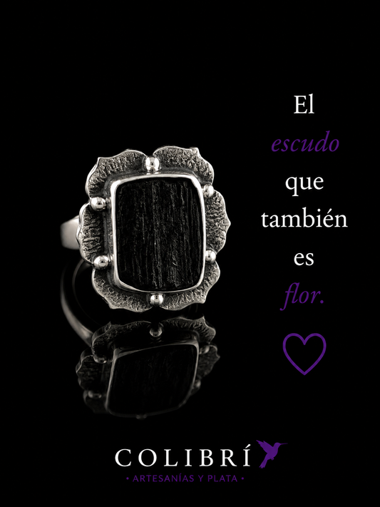 Anillo Flor de Turmalina Negra