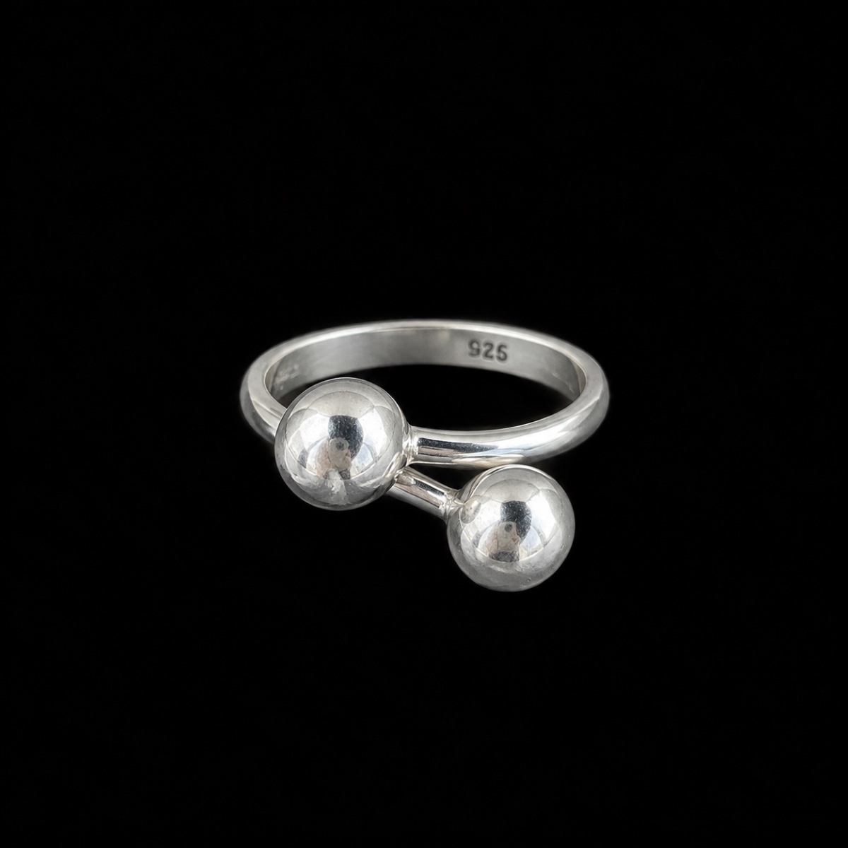 Anillo Ajustable con Perlas de Plata en Paralelo