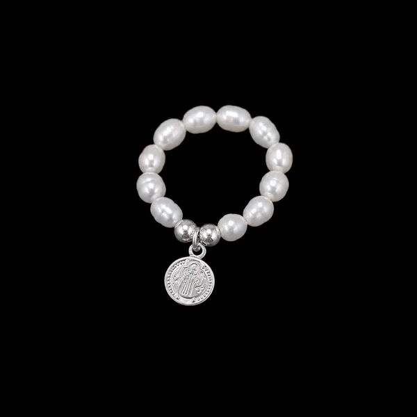 Anillo Elástico San Benito con Perlas de Río