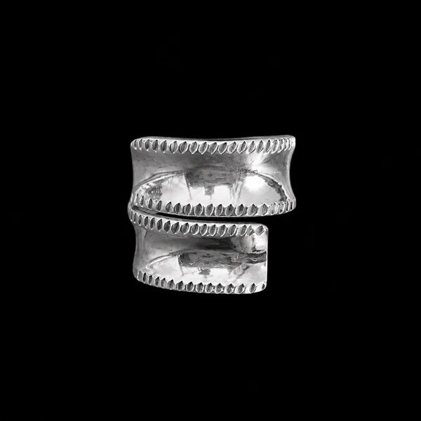 Anillo Espiral con Orilla Martillada