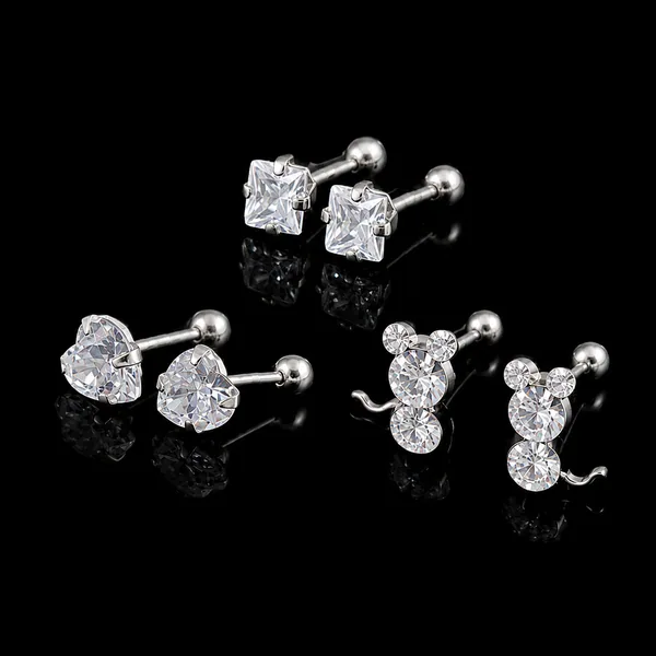 Aretes Dormilona Mediana con Circonia