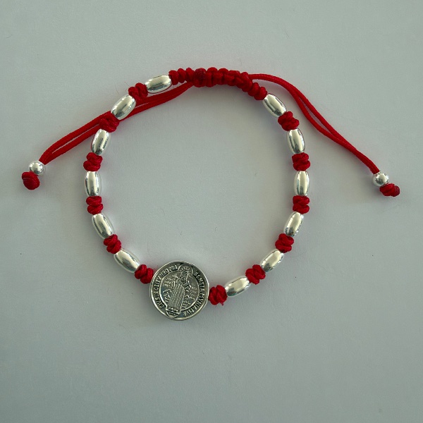 Pulsera San Benito en el camino